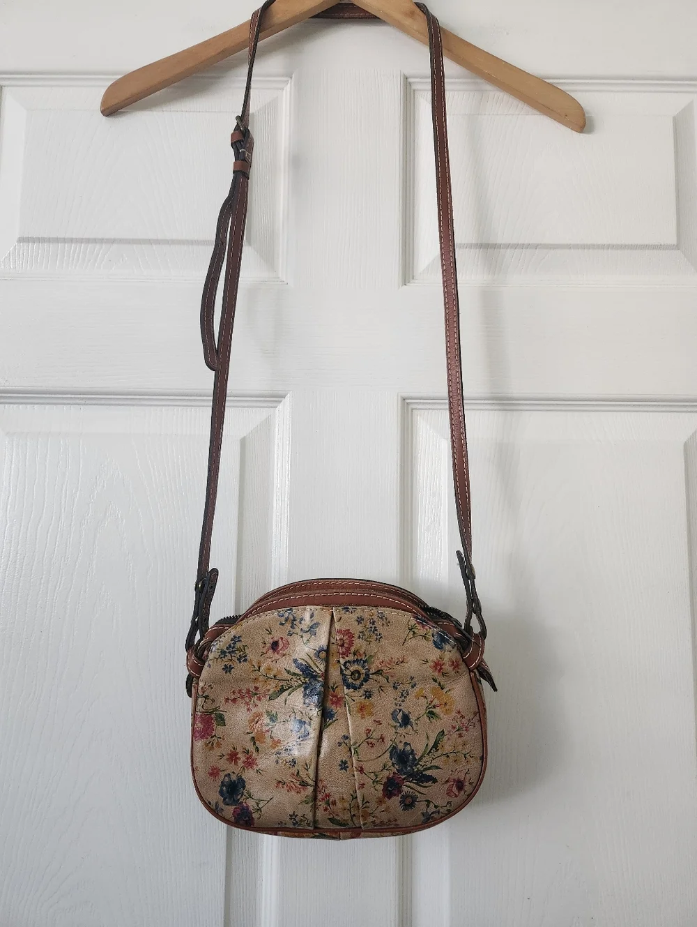 Patrisha Nash Prairie Rose Crossbody Leather Purse - Picture 7 of 10
